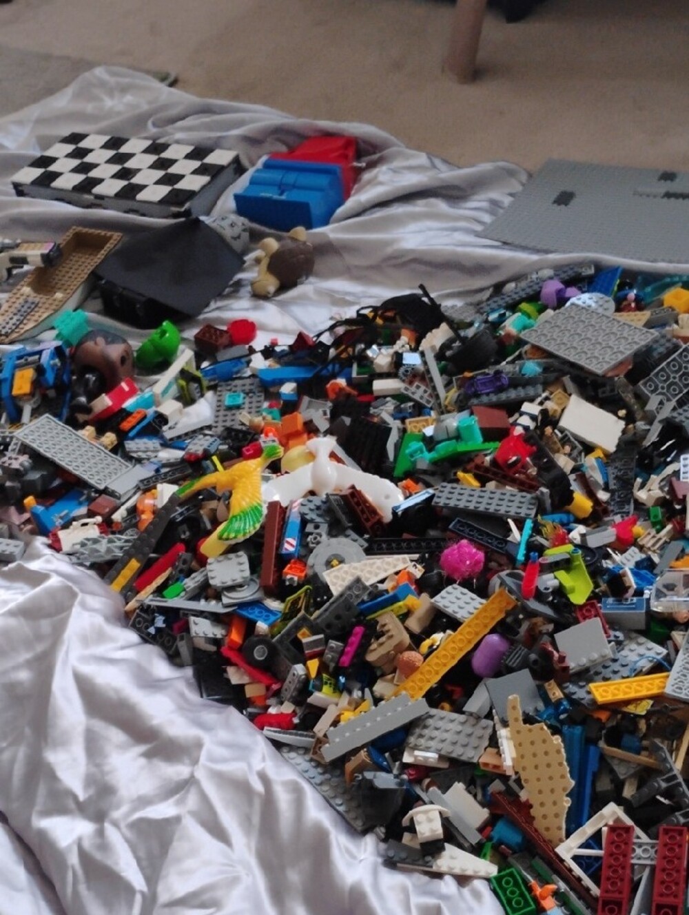 Assorted Legos Pieces.  Over 40 Lbs - Picture 5 of 13